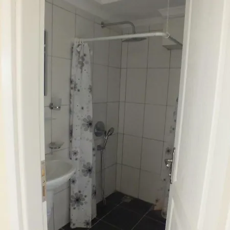 Ng Apart Otel 아파트 페티예
